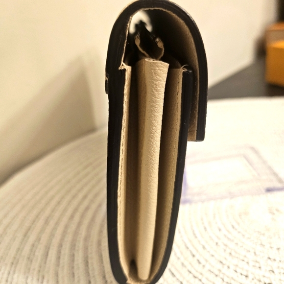 Louis Vuitton Madeleine Wallet – Beige Empreinte w/ Multicolor Flowers 🌸 - Picture 4 of 9